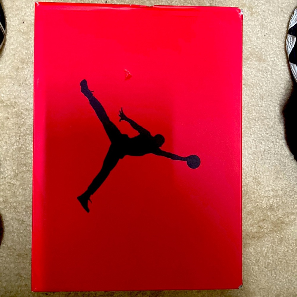 Jordan 6 - Picture 2 of 3